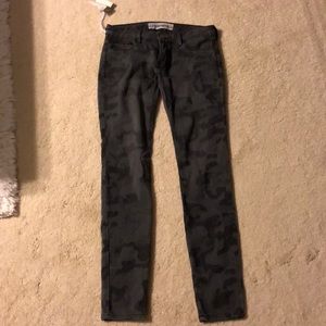 Etienne Marcel camouflage skinny jeans